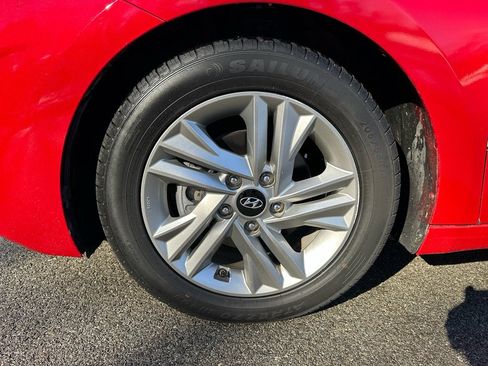 Used 2020 Hyundai Elantra SEL image 32
