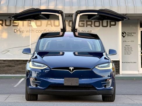 Used 2016 Tesla Model X 75D AWD/4WD image 3