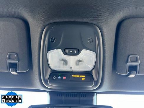 Used 2025 Chevrolet Colorado LT w/ LT Convenience Package image 28