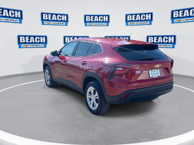 Used 2026 Chevrolet Trax LS FWD image 6