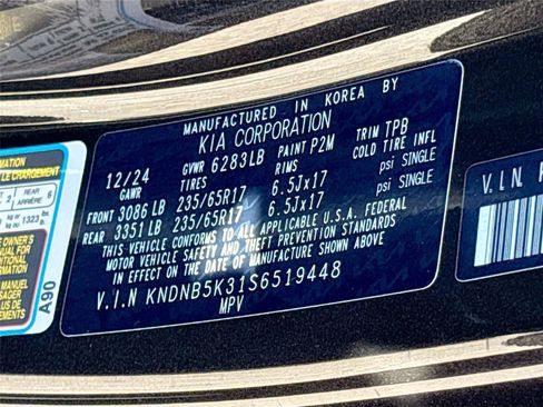 Used 2025 Kia Carnival FWD image 33