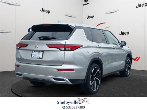 Used 2024 Mitsubishi Outlander SE image 4