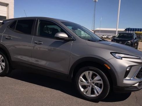 Used 2025 Buick Encore GX Preferred AWD/4WD image 3
