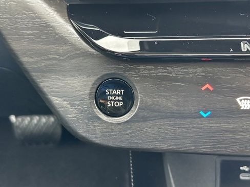 Certified 2025 Nissan Murano Platinum w/ Cargo Package image 38