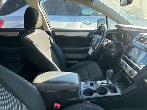 Used 2016 Subaru Outback 2.5i Premium image 11