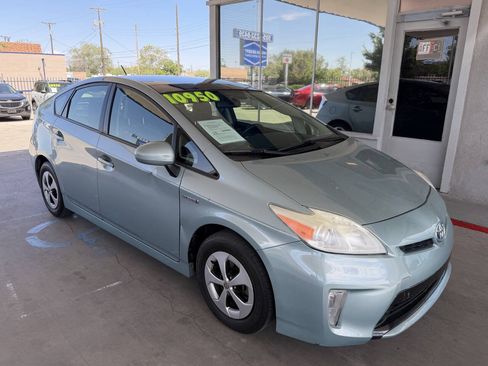 Used 2013 Toyota Prius Three w/ Solar Roof Pkg FWD image 2