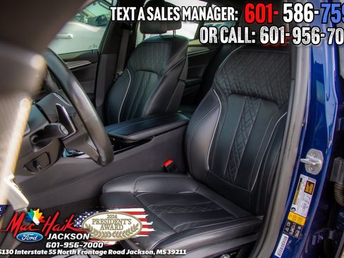 Used 2020 BMW M550i xDrive w/ Premium Package image 7