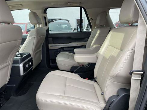 Used 2022 Ford Expedition Max XLT image 11