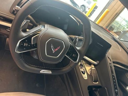 Used 2025 Chevrolet Corvette Z06 RWD image 9