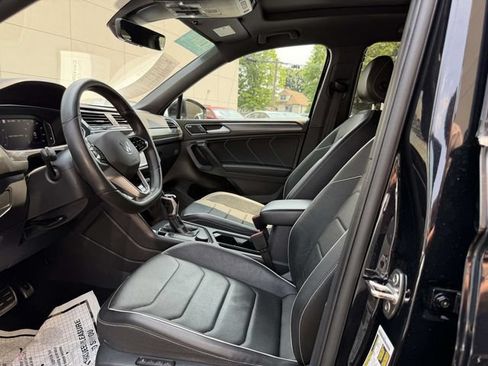 Certified 2024 Volkswagen Tiguan SEL R-Line AWD/4WD image 17