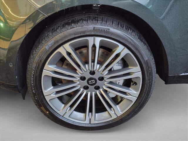 New 2027 Land Rover Range Rover Long Wheelbase SE AWD/4WD image 9