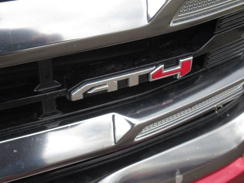 Used 2023 GMC Terrain AT4 image 4