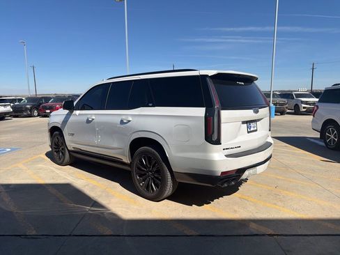 Used 2024 Cadillac Escalade V w/ LPO, ONYX Package image 5