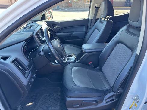 Used 2017 Chevrolet Colorado Z71 AWD/4WD image 14