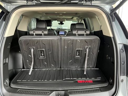 Used 2023 GMC Acadia Denali w/ Denali Technology Package image 13