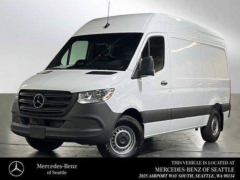 Used 2025 Mercedes-Benz Sprinter 2500 image 1