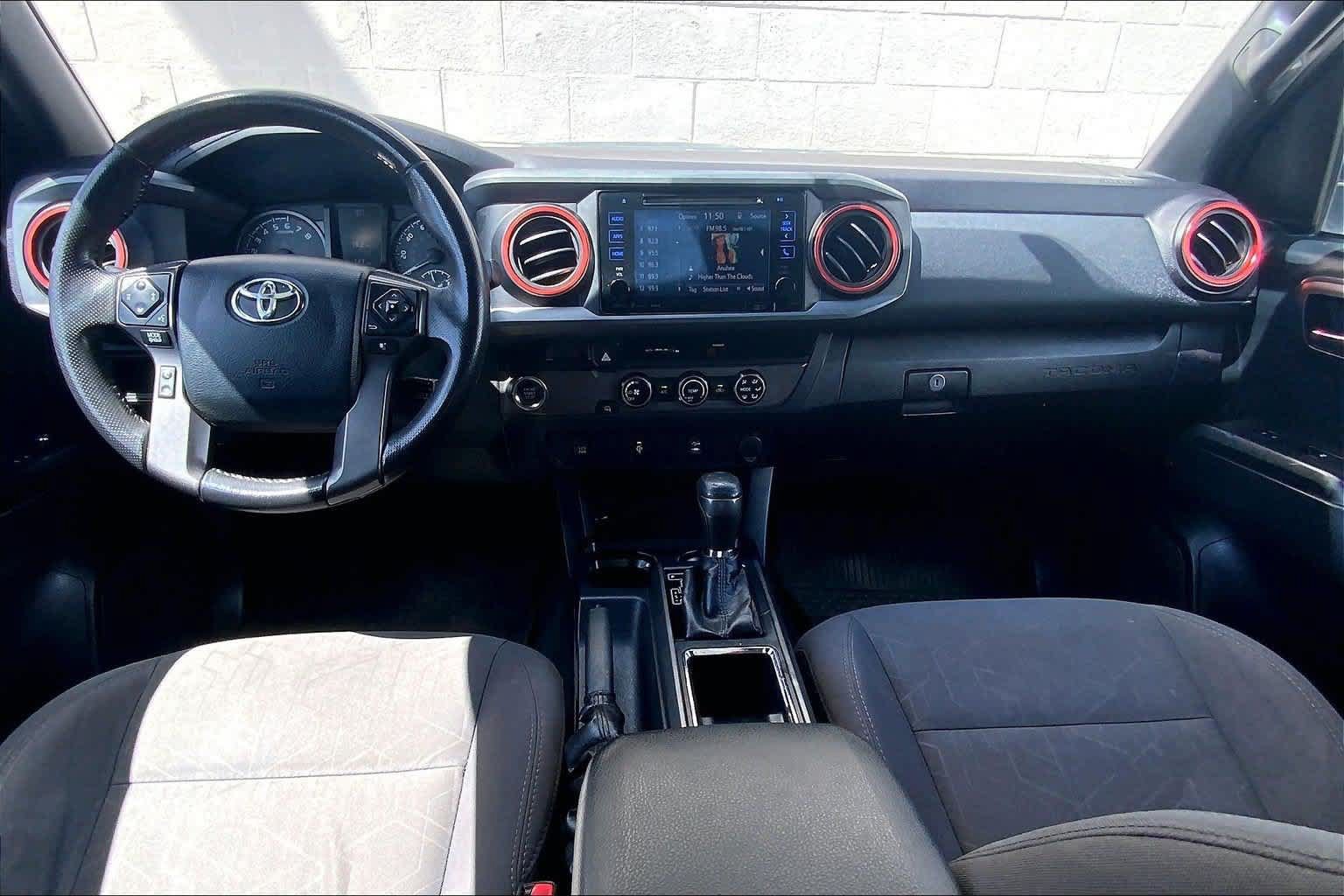 Used 2017 Toyota Tacoma TRD Sport RWD image 10