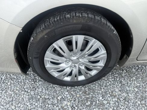 Used 2013 Toyota Camry FWD image 7