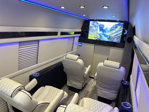 Used 2020 Mercedes-Benz Sprinter 3500 image 24