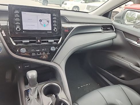 Used 2023 Toyota Camry SE w/ Cold Weather Package FWD image 13