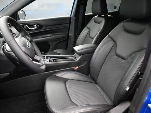 New 2026 Jeep Compass Latitude AWD/4WD image 13
