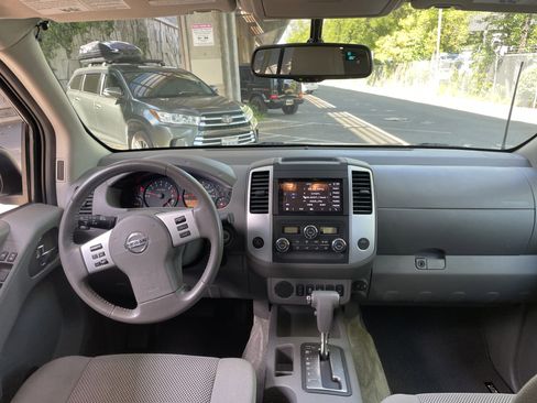 Used 2017 Nissan Frontier SV w/ SV Value Truck Package image 9