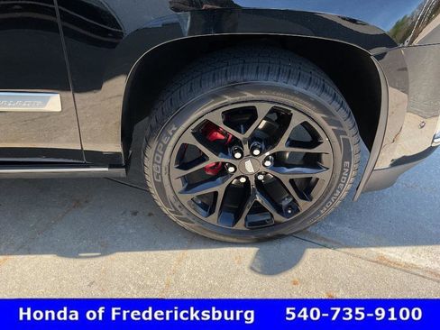 Used 2019 Cadillac Escalade Premium Luxury RWD image 13