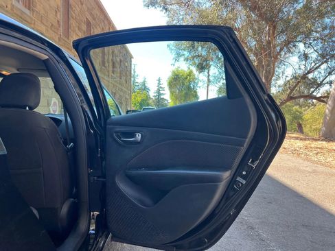 Used 2016 Dodge Dart SXT image 22