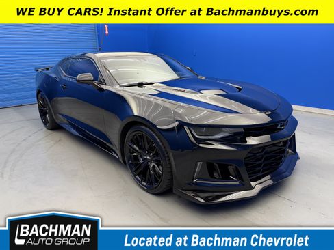Used 2019 Chevrolet Camaro ZL1 RWD image 1