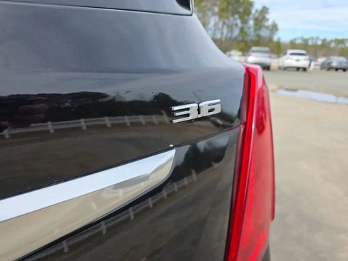 Used 2018 Cadillac XT5 Luxury w/ Driver Awareness Package image 11