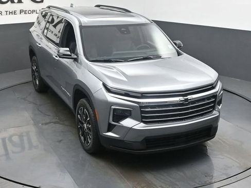 New 2026 Chevrolet Traverse LT w/ Sun and Wheel Package FWD image 26