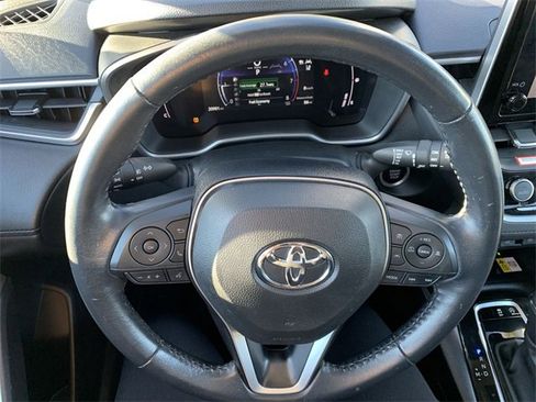 Used 2023 Toyota Corolla Cross XLE image 19