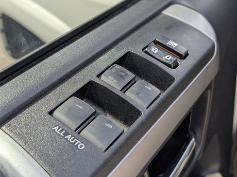 Used 2019 Toyota 4Runner SR5 Premium image 18