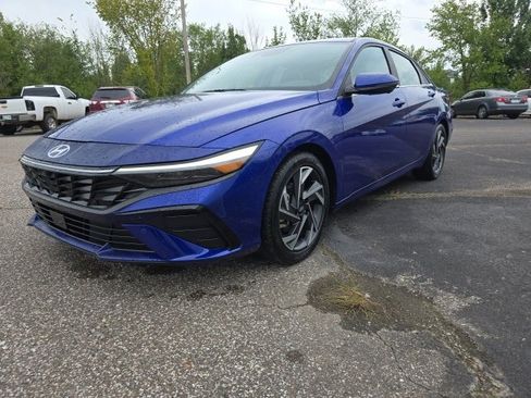 Used 2024 Hyundai Elantra Limited image 1