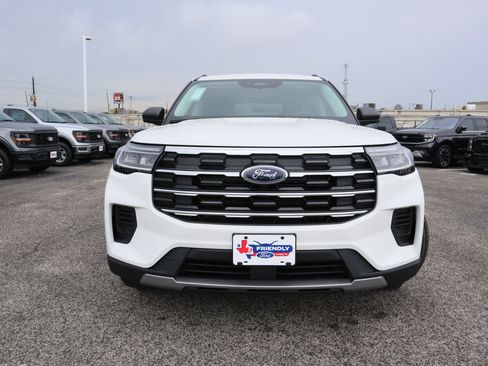 New 2025 Ford Explorer Active image 10