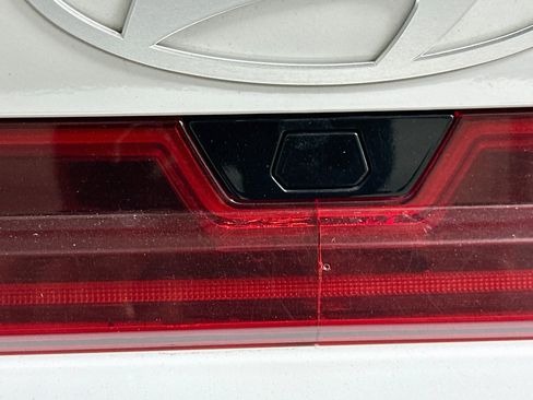 Used 2024 Hyundai Elantra Limited FWD image 29