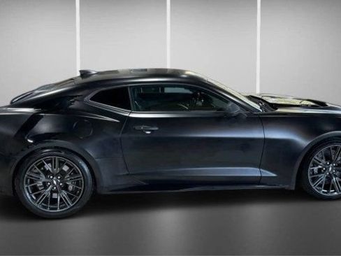 Used 2018 Chevrolet Camaro ZL1 image 6