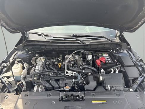 Used 2023 Nissan Altima 2.5 SR w/ SR Premium Package FWD image 10