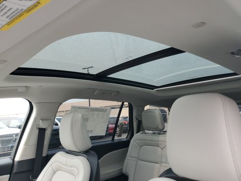 New 2026 Lincoln Aviator Reserve AWD/4WD image 10
