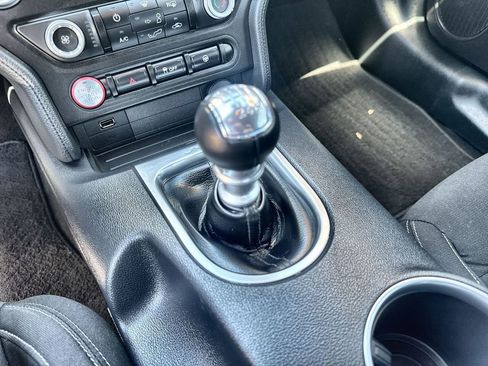 Used 2022 Ford Mustang Coupe RWD image 19