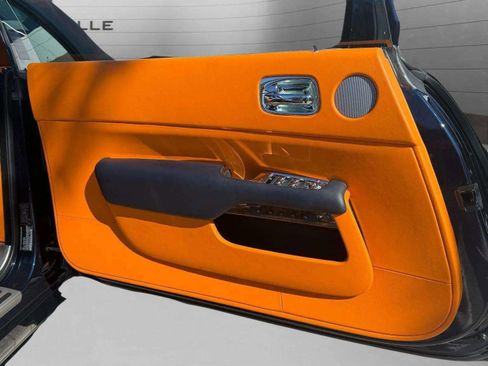 Used 2018 Rolls-Royce Dawn image 26