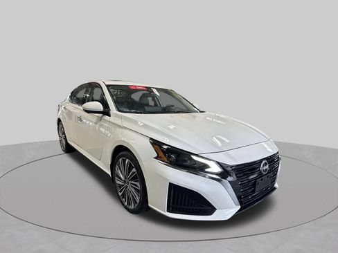 Certified 2023 Nissan Altima 2.5 SL AWD/4WD image 12