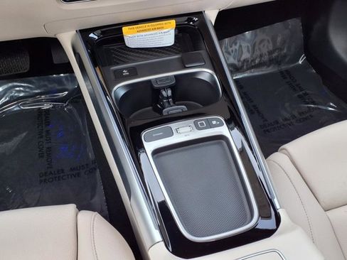 New 2026 Mercedes-Benz GLB 250 image 7