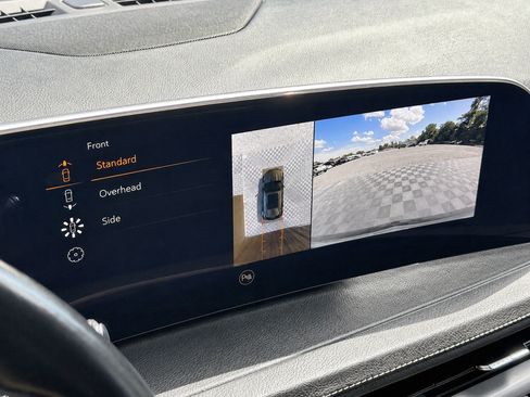 Used 2025 Cadillac XT4 Premium Luxury FWD image 12