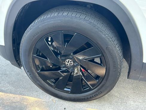 Used 2024 Volkswagen Atlas SE FWD image 37