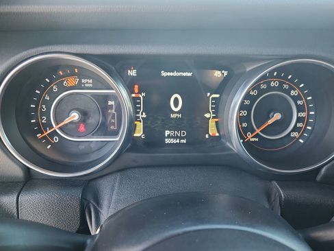 Used 2020 Jeep Wrangler Unlimited Sahara image 21