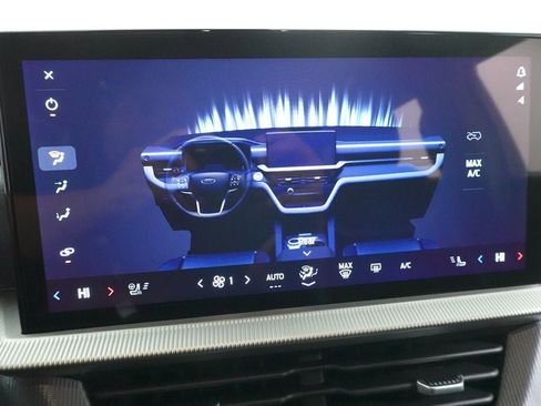 Used 2025 Ford Explorer ST image 18