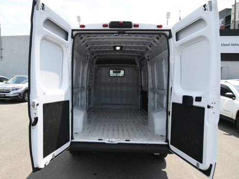 Used 2024 RAM ProMaster 2500 w/ Convenience Group FWD image 19