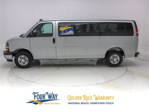 Used 2025 Chevrolet Express 3500 LT w/ LT Preferred Equipment Group image 7