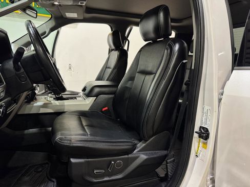 Used 2018 Ford F150 Lariat w/ Equipment Group 502A Luxury AWD/4WD image 12
